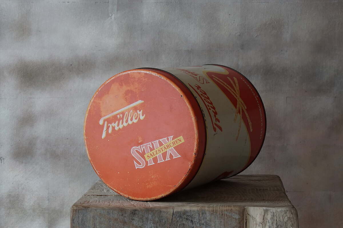 Blechdose orange weiss